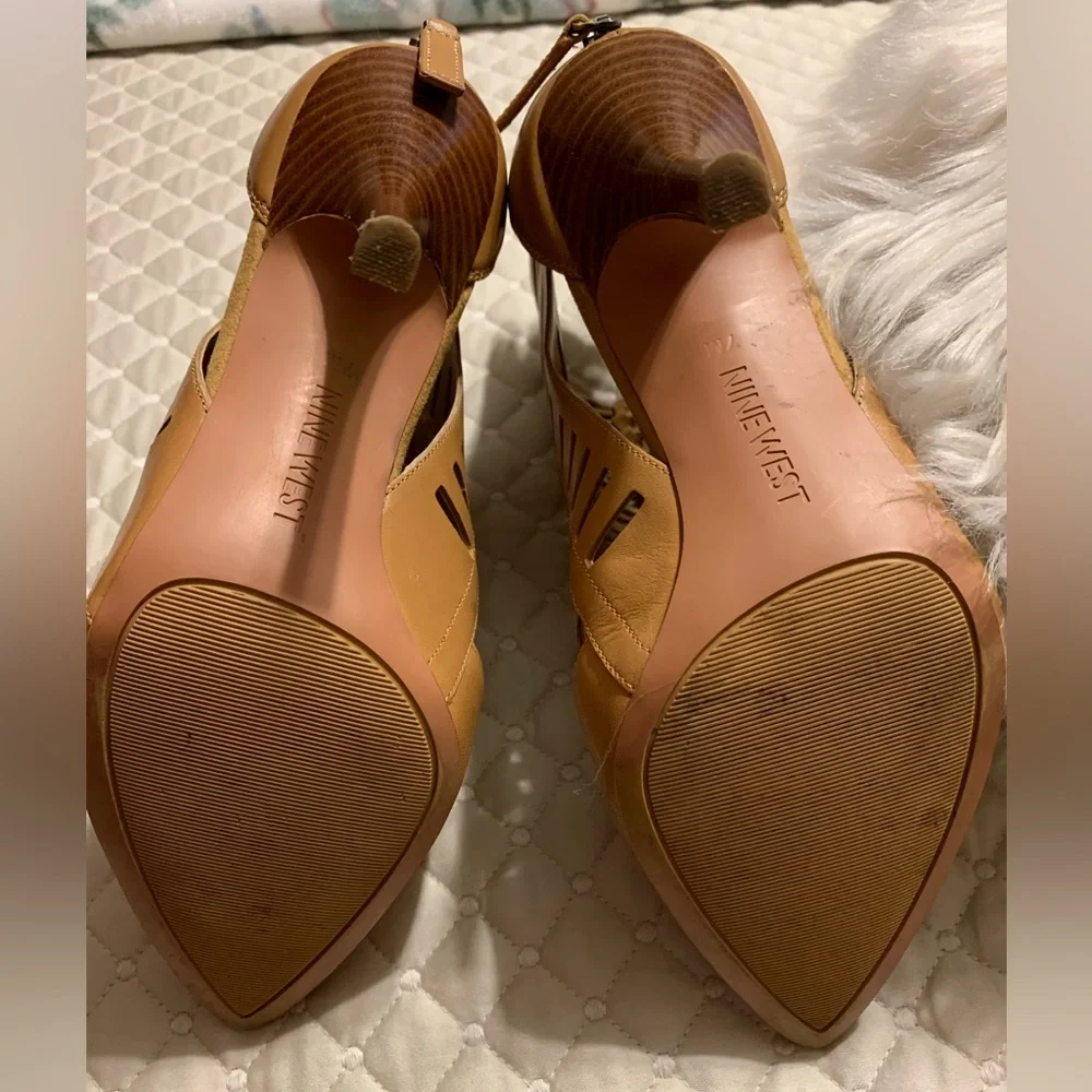 Nine West Bessy Tan Leather Bootie Size 7 - Picture 7 of 10